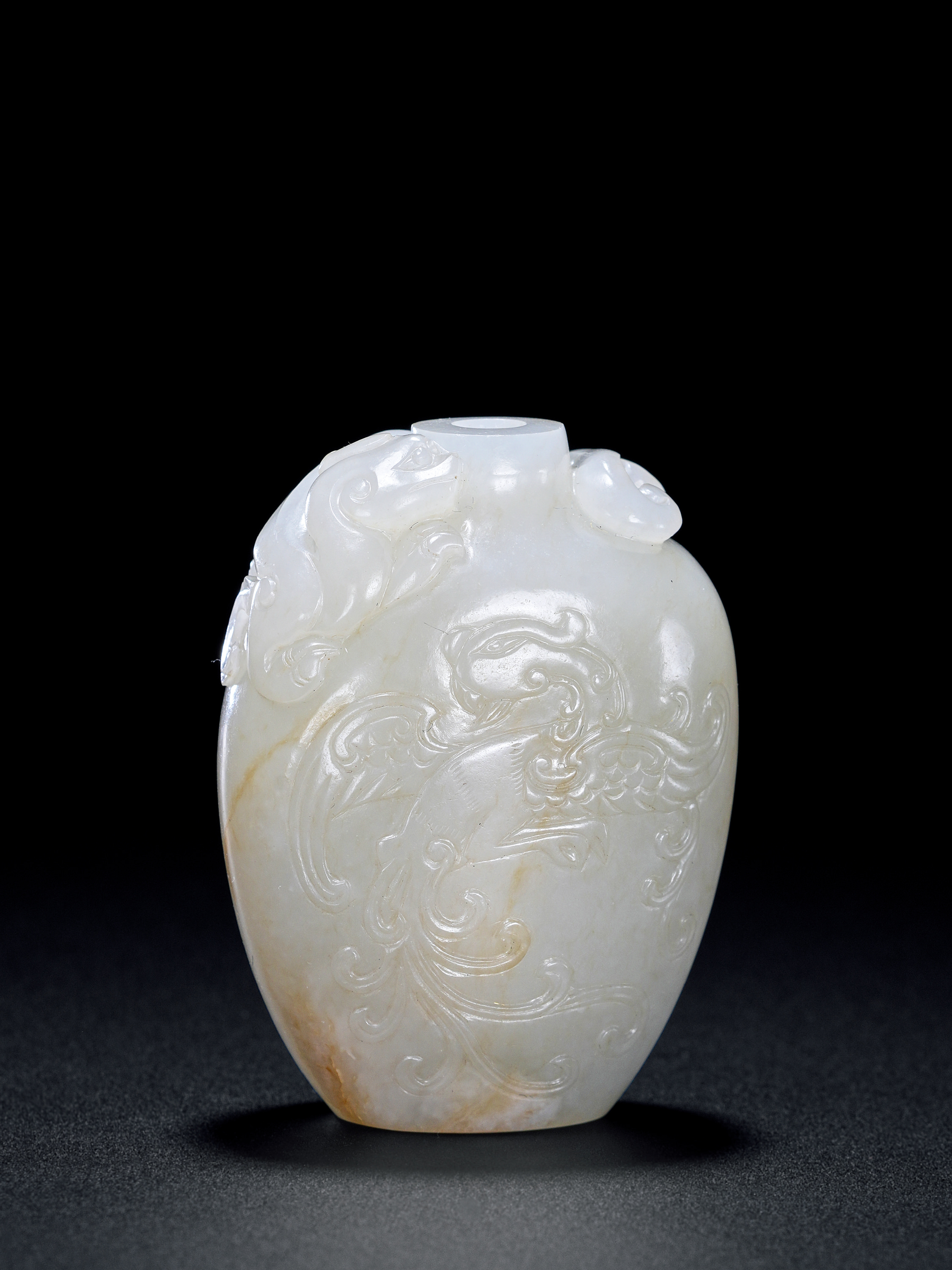 白玉龍鳳鼻煙壺 白玉龙凤呈祥鼻烟壶